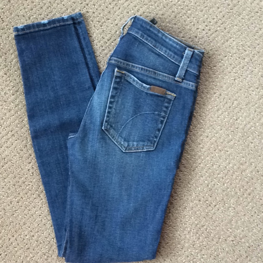 Joe’s skinny ankle jeans 25